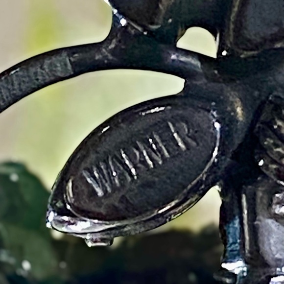 Vintage Estate Warner Ruby Red Rhinestone Brooch Japanned Black Strawberry - Picture 5 of 6